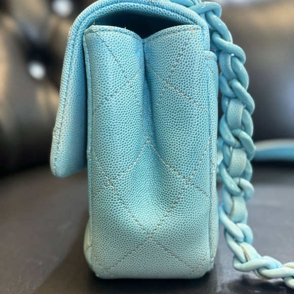 CHANEL My Everything Gradient Blue Ombre Shaded Quilted Caviar Medium Flap Bag - Picture 4 of 16